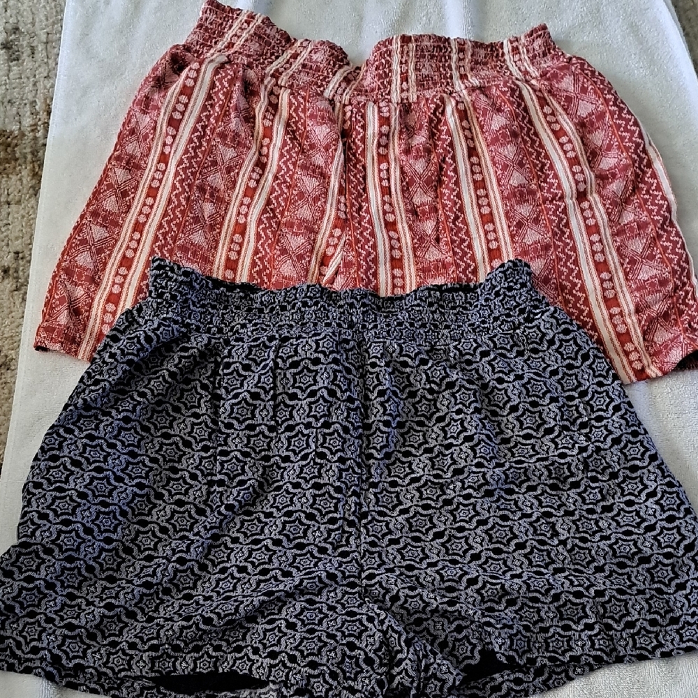 Patterned Women's Shorts Set - Red and Blue